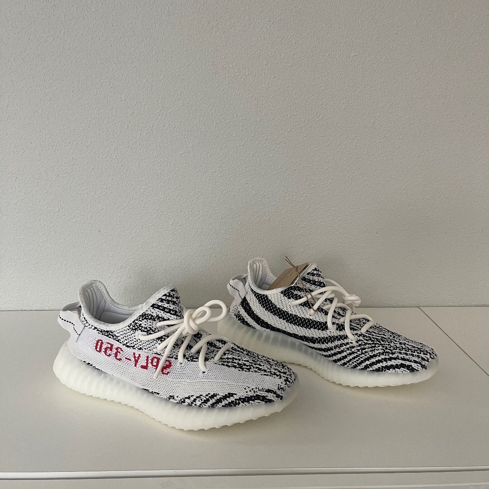 Adidas Yeezy Boost 350 V2 - Size 7 - Zebra